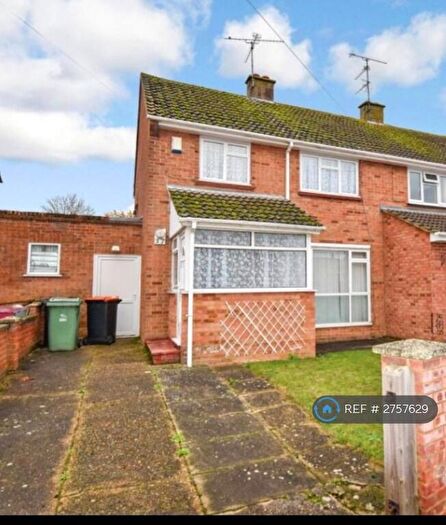 5 Bedroom Semi Detached House To Rent In Birchs Close, Hockliffe, Leighton Buzzard, LU7