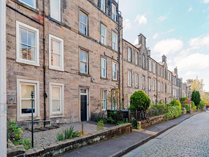 2 Bedroom Flat To Rent In Richmond Terrace, Haymarket, Edinburgh, EH11