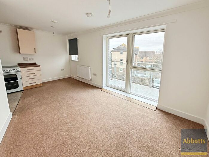 1 Bedroom Flat To Rent In Cranes Lane, Basildon, SS14