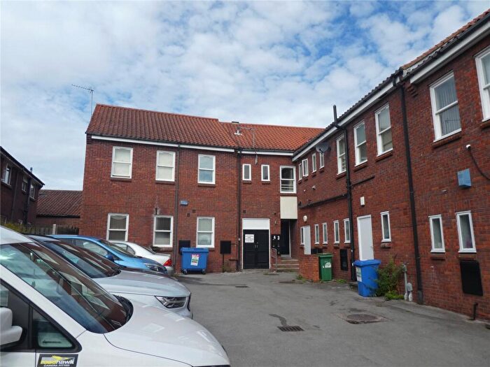 2 Bedroom Flat To Rent In Prestongate, Hessle, East Yorkshire, HU13
