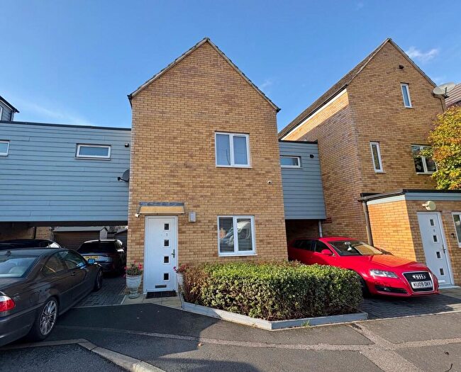 3 Bedroom Link Detached House For Sale In Browne Willis Close, Bletchley, Milton Keynes, MK2