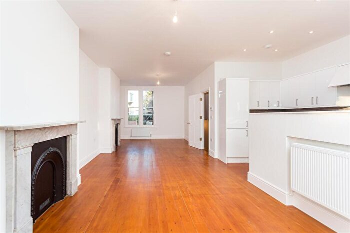 2 Bedroom Flat To Rent In Hillfield Road, West Hampstead, NW6
