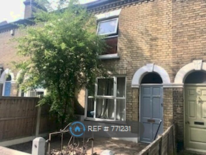 3 Bedroom Terraced House To Rent In Dereham Road, Norwich, NR2