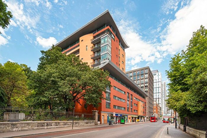 2 Bedroom Flat To Rent In City Road, Old Street, EC1Y