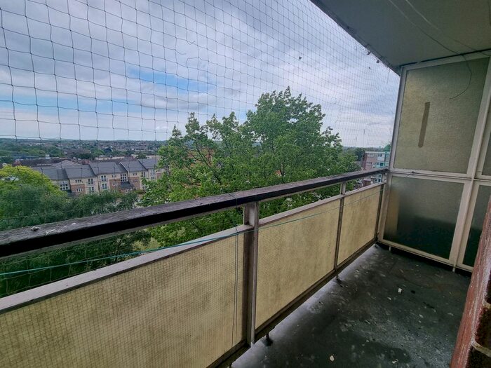 1 Bedroom Flat To Rent In Longford Court, Belle Vue Estate, London, NW4
