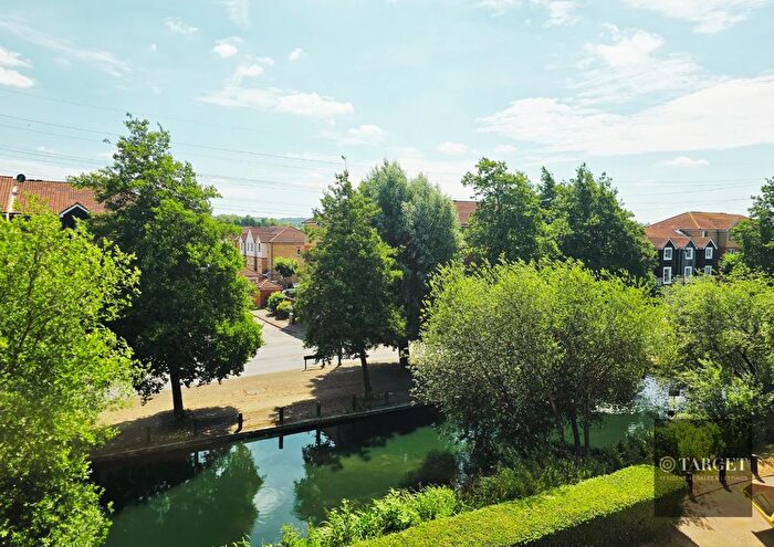 2 Bedroom Flat To Rent In Sten Close, Enfield, EN3