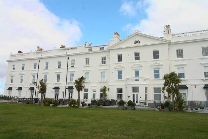 2 Bedroom Flat To Rent In Grand Parade, Plymouth, PL1