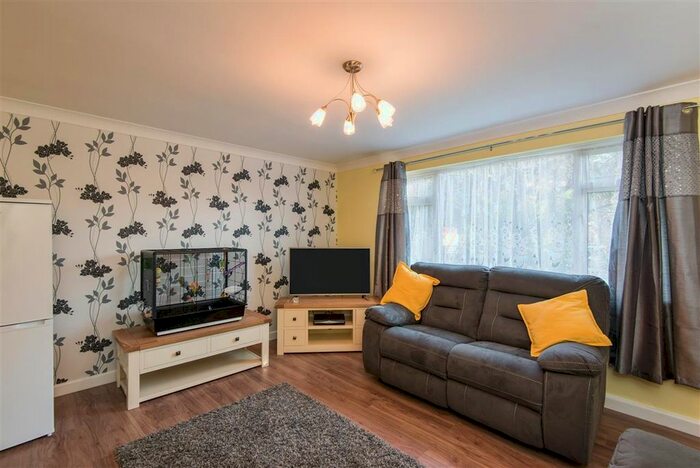 1 Bedroom Flat To Rent In Weston Lane, Southampton, SO19