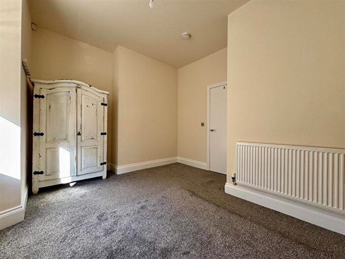 1 Bedroom Character Property To Rent In Huddersfield Road, Holmfirth, HD9