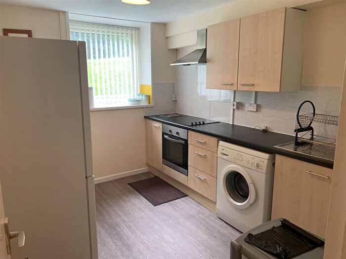 2 Bedroom Property To Rent In Oatland Court, Leeds, LS7