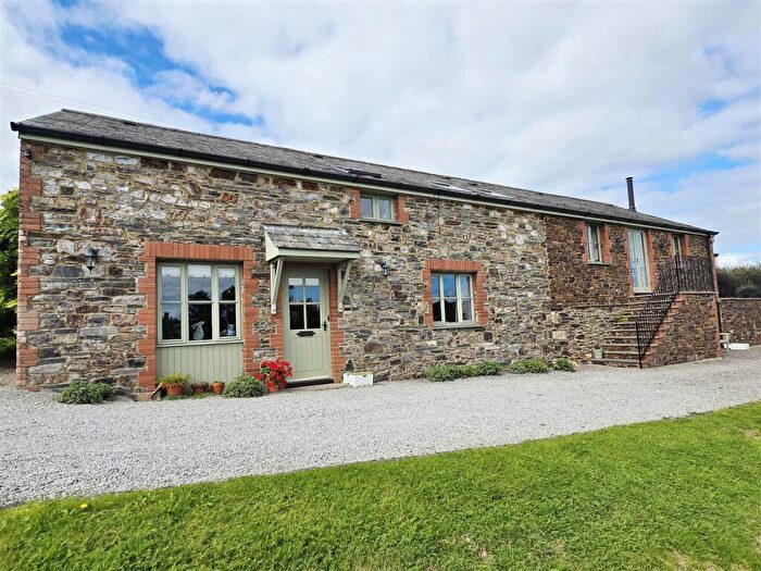 3 Bedroom Detached House For Sale In Launceston, PL15