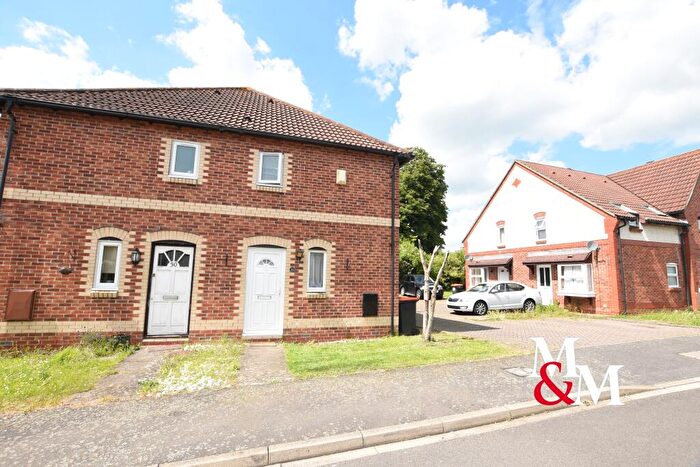 2 Bedroom Property To Rent In Augustus Road, Hockliffe, LU7