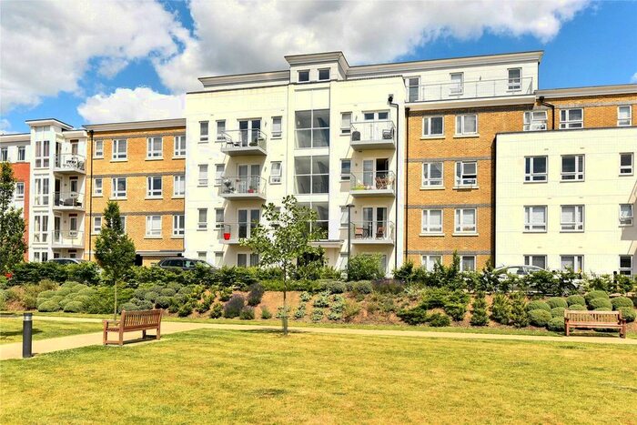 2 Bedroom Flat To Rent In Heathland Court, Grebe Way, Maidenhead, Berkshire, SL6