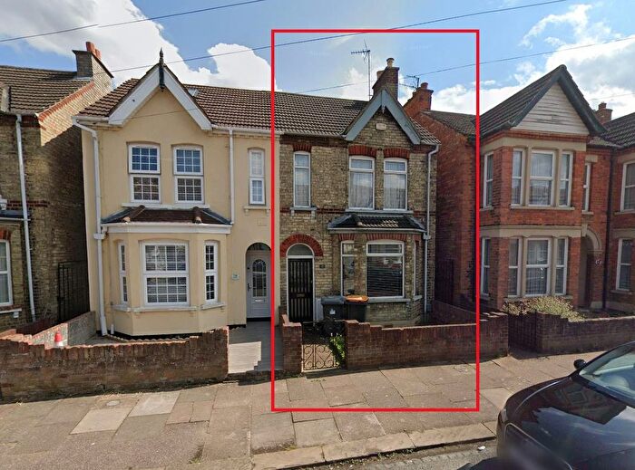 3 Bedroom Terraced House To Rent In Preston Road, Bedford, MK40