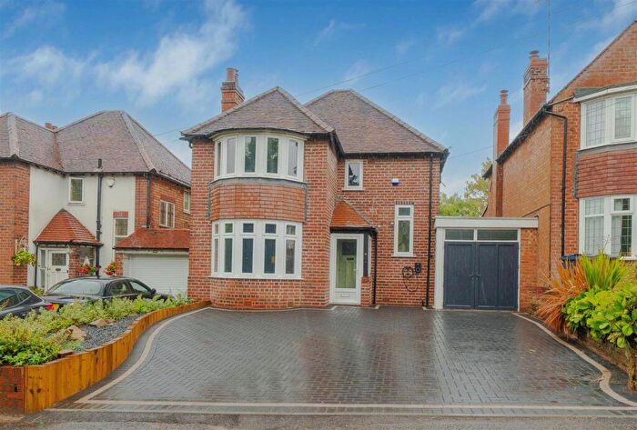 3 Bedroom Link Detached House For Sale In Alcester Road South, Kings Heath, Birmingham, B14
