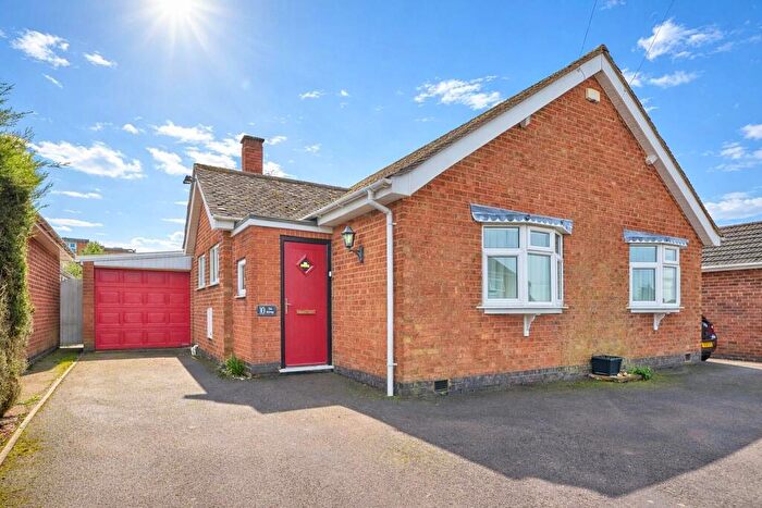 3 Bedroom Detached Bungalow For Sale In The Fairway, Burbage, Hinckley, LE10