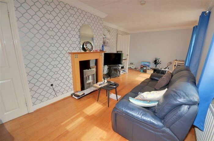 3 Bedroom Semi-Detached House To Rent In Hulme Square, Castleford, WF10