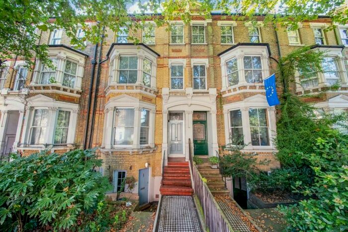 3 Bedroom Apartment To Rent In Queens Road, New Cross, London, SE14