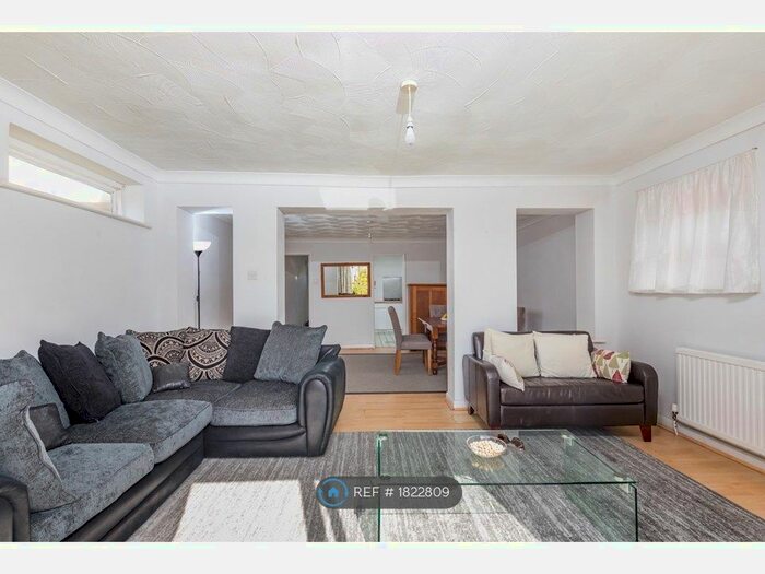 3 Bedroom Semi-Detached House To Rent In Seaview Road, Brighton, BN2