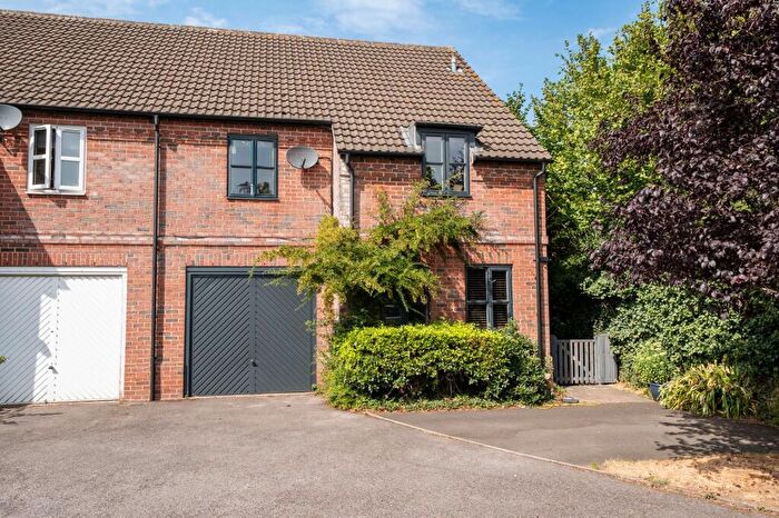 5 Bedroom Semi-Detached House For Sale In Picket Piece, Andover, SP11