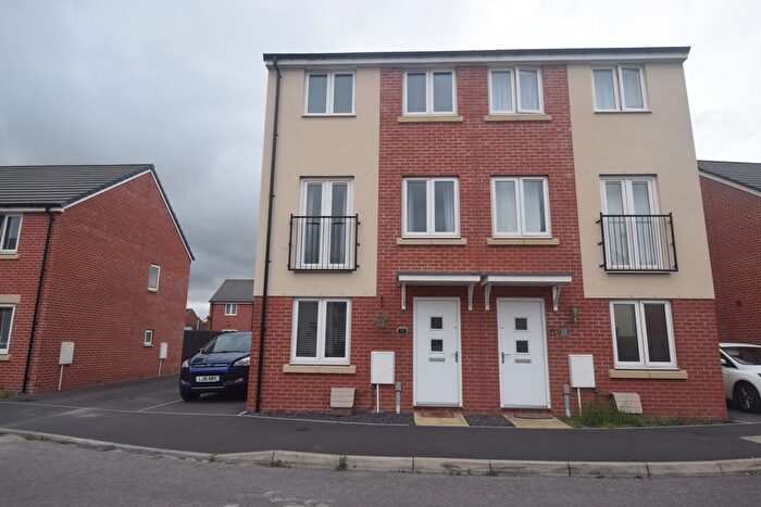 3 Bedroom Town House To Rent In Augusta Drive, Bridgwater, TA6