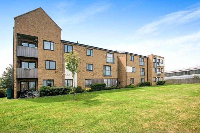 2 Bedroom Flat To Rent In Salisbury Road, Dartford, Kent, DA2