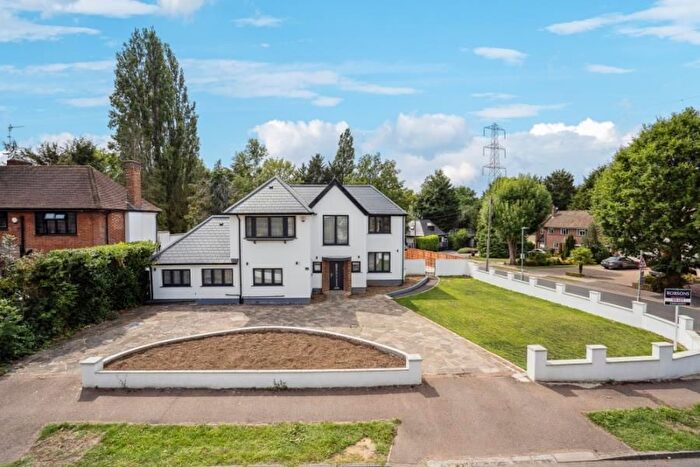 5 Bedroom Detached House To Rent In Bourne End Road, Northwood, HA6