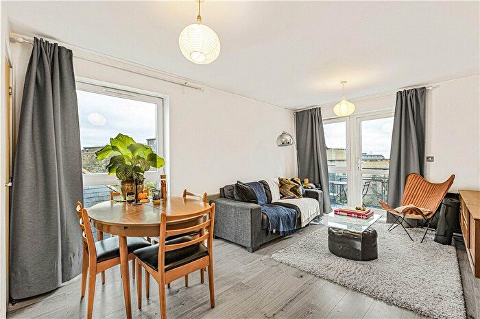 1 Bedroom Apartment For Sale In Harry Zeital Way, London, E5