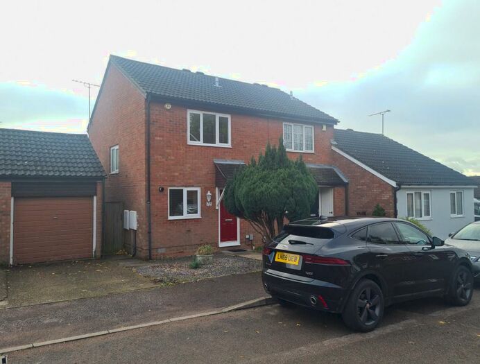 2 Bedroom End Of Terrace House To Rent In Conway Close, Houghton Regis, LU5