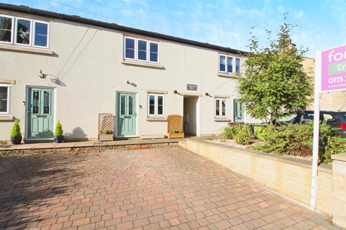 2 Bedroom Terraced House For Sale In Great North Road, Micklefield, Leeds, LS25