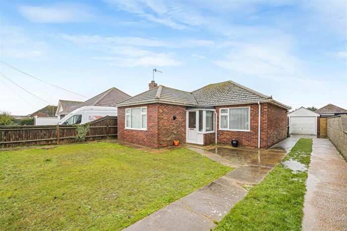 2 Bedroom Detached Bungalow For Sale In Sunview Avenue, Peacehaven, BN10