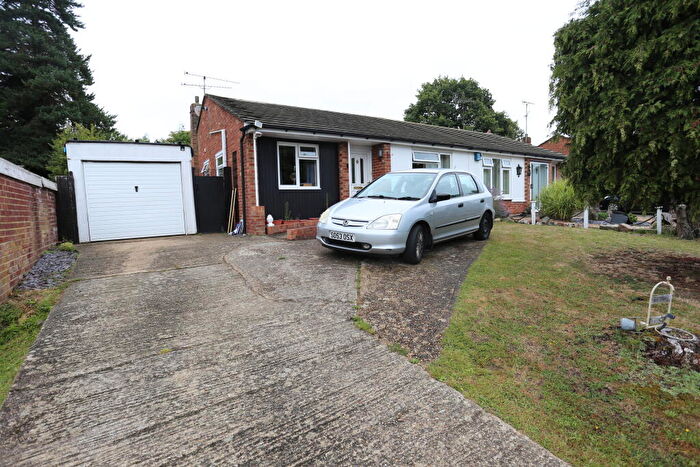 2 Bedroom Semi-Detached Bungalow For Sale In Munro Avenue, Woodley, RG5