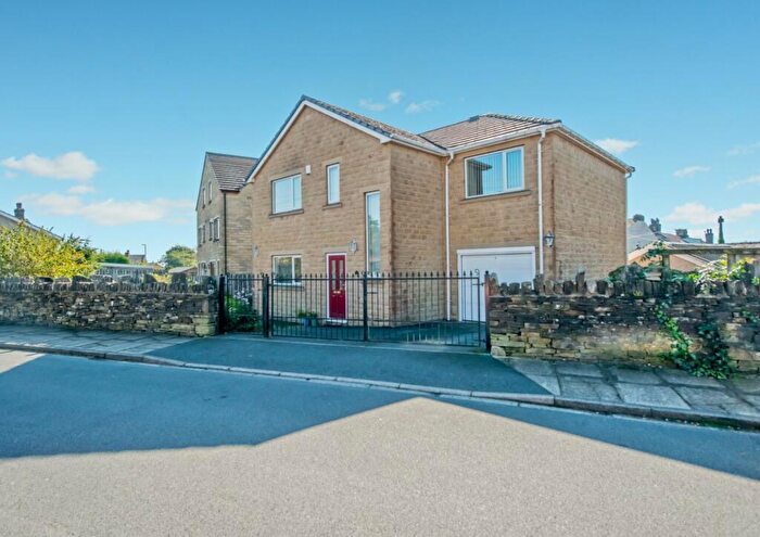 4 Bedroom Detached House For Sale In Mount Road, Wibsey, Bradford, BD6