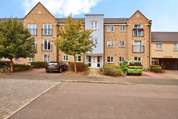 2 Bedroom Flat For Sale In Buttercup Avenue, Eynesbury, St. Neots, PE19