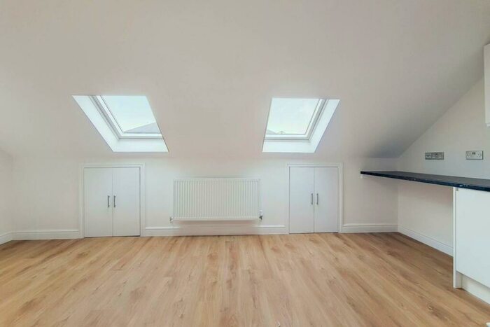 Studio To Rent In Byron Road, Wealdstone, Harrow, HA3