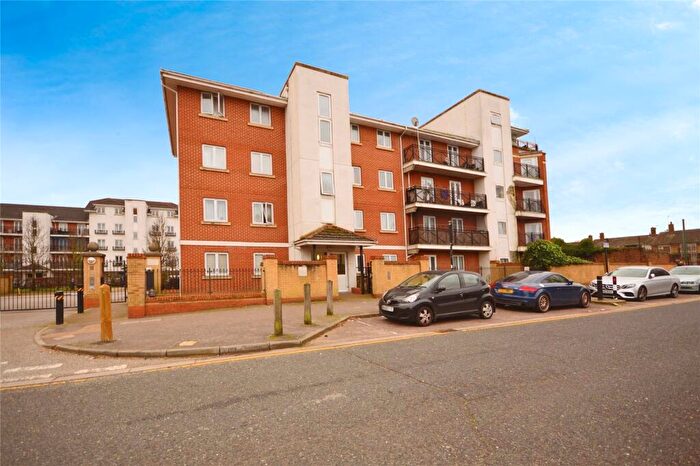 2 Bedroom Flat To Rent In Felixstowe Road, London, SE2