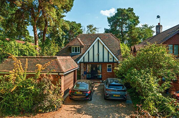4 Bedroom Detached House For Sale In Nine Mile Ride, Finchampstead, Wokingham, Berkshire, RG40