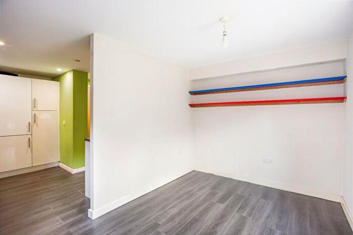 1 Bedroom Flat For Sale In Ducere House, Viaduct Street, London, E2