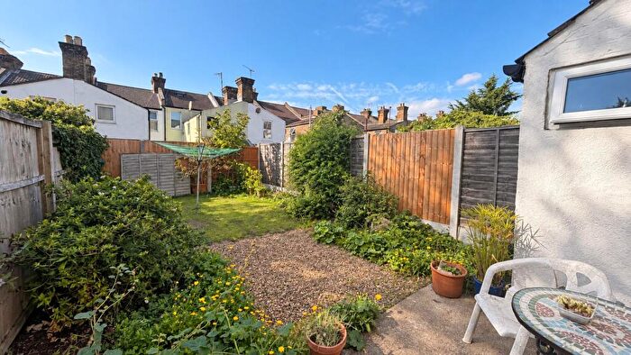 1 Bedroom Flat For Sale In Albert Road, Southend-On-Sea, SS1