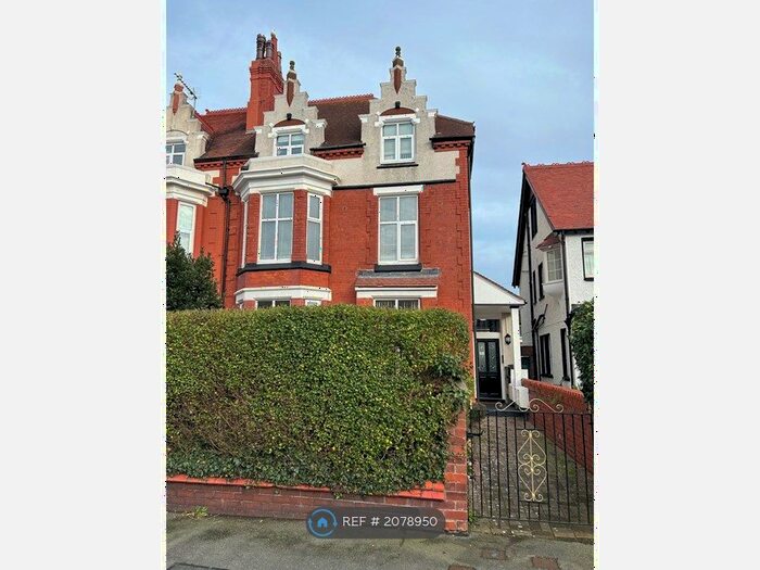 2 Bedroom Flat To Rent In Carmen Sylva Road, Llandudno, LL30
