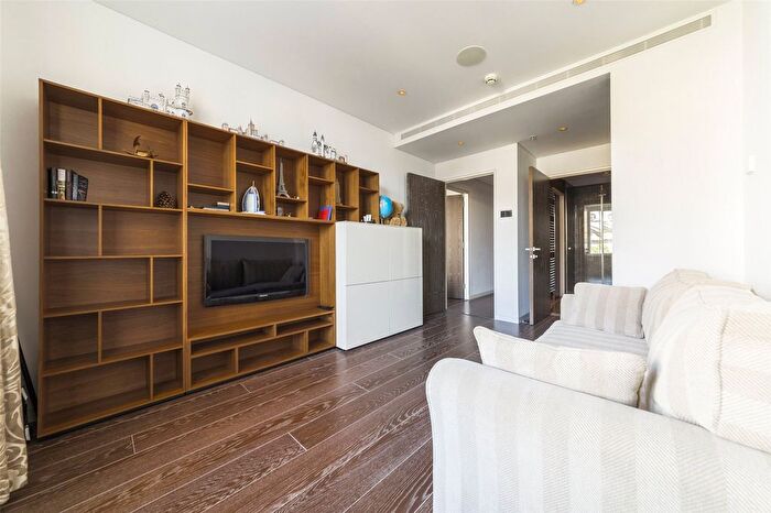 3 Bedroom Flat For Sale In Marconi House, Strand, London, WC2R