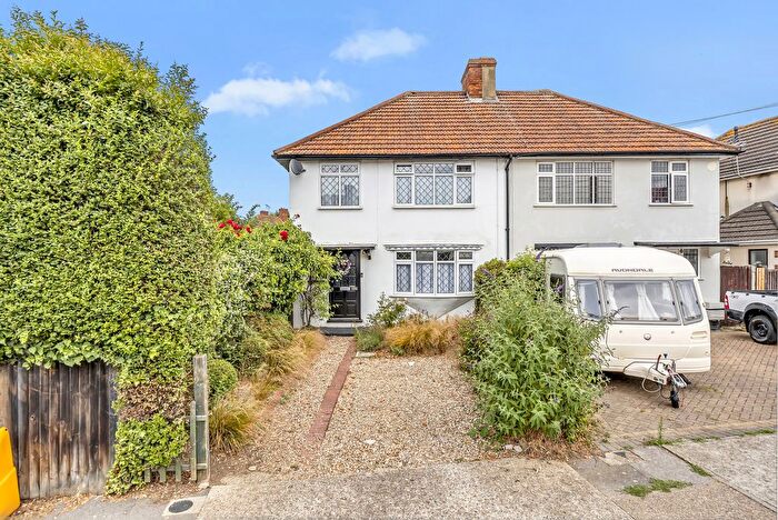 3 Bedroom Semi-Detached House For Sale In Redriff Road, Romford, RM7
