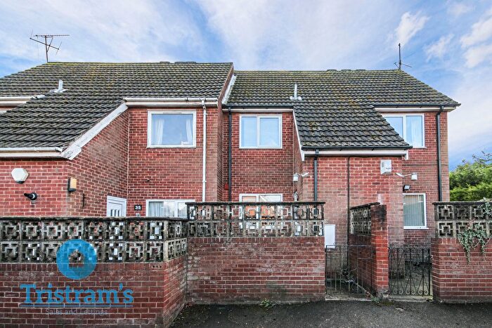 2 Bedroom Flat For Sale In Raibank Gardens, Woodthorpe, NG5