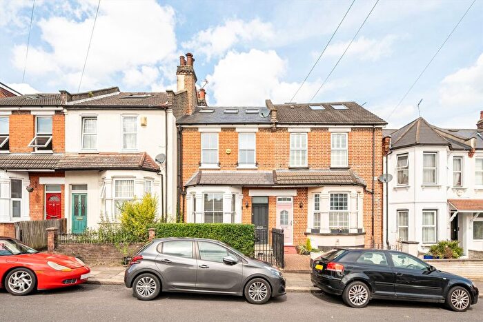 4 Bedroom Property For Sale In Pembroke Road, London, N10