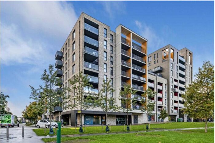 3 Bedroom Flat To Rent In Citizen Court, Telegraph Avenue, NW9