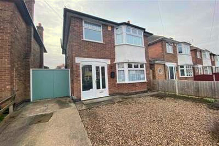 3 Bedroom House To Rent In Runswick Drive, Wollaton, NG8