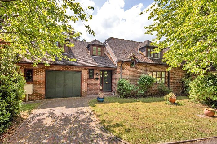 4 Bedroom Semi-detached House For Sale In Chiddingstone Causeway, Tonbridge, Kent, TN11