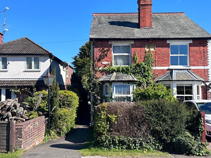 3 Bedroom Cottage For Sale In New Road, Ascot, Berkshire, SL5