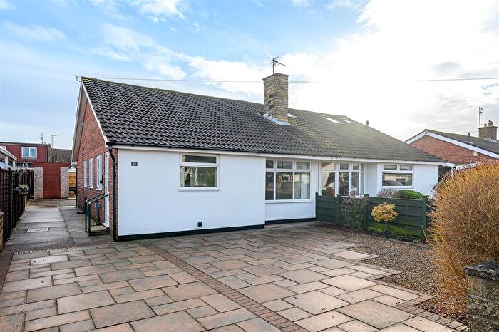 3 Bedroom Semi Detached Bungalow For Sale In Kentmere Drive, Rawcliffe, York, YO30