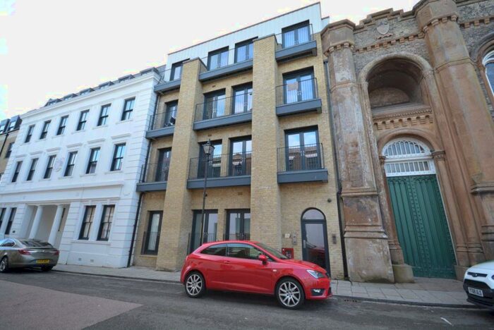 3 Bedroom Flat To Rent In Queensbridge Drive, Ramsgate, CT11